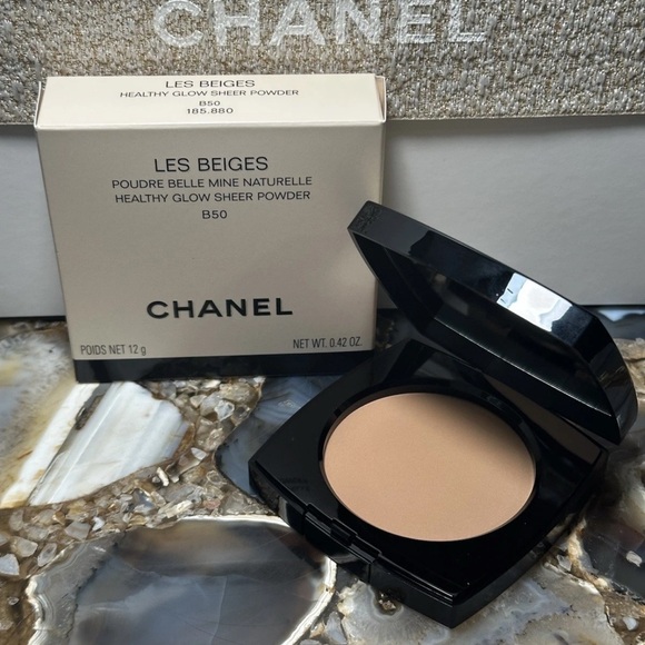 CHANEL Other - CHANEL LES  BEIGES Healthy Glow  Sheer Powder B50.